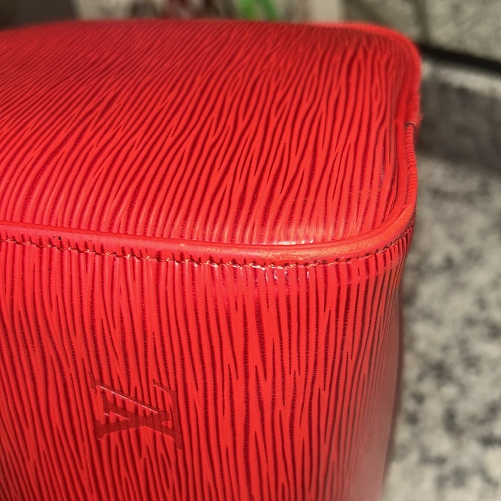 Louis Vuitton Red Satchel - Picture 14 of 17